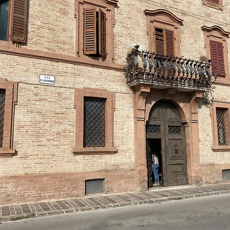 Il Barchio Loft In Un Palazzo Di Fine 800 A Apartman Iesi